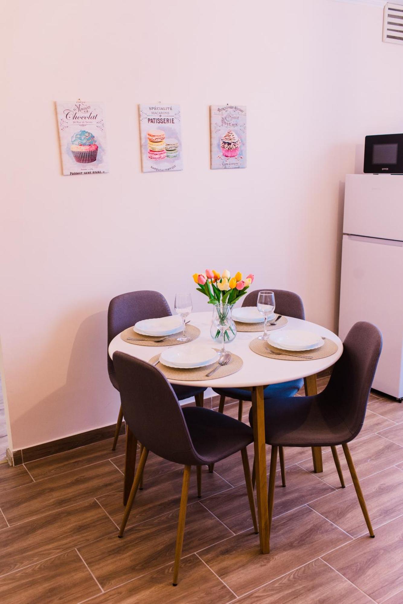 Central White Apartment Satu Mare Exterior foto